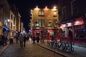 Travel Photography Europe Prints: The Temple Bar pub
