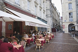 Terrace seating at restaurant in Place Saint-Pierre, Bordeaux, Gironde, France, Europe Terrace seating at restaurant in Place Saint-Pierre, Bordeaux, Gironde, France, Europe