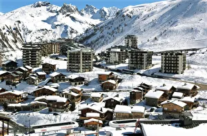 Tignes-le-Lac, Tignes, Savoie, Rhone-Alpes, French Alps, France, Europe Tignes-le-Lac, Tignes, Savoie, Rhone-Alpes, French Alps, France, Europe