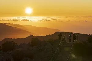 Images Dated 2nd June 2021: Tourists photographing sunset with smartphone from Pico Ruivo mountain peak, Madeira