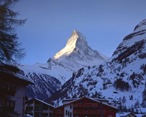 Prints of The town of Zermatt and the Matterhorn mountain, Zermatt, Valais (Wallis), Swiss Alps, Switzerland, Europe Switzerland Prints: Matterhorn Mountain Print, Zermatt Village Scene