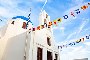 Traditional Greek architecture in Oia, Santorini (Thira), Cyclades, Greek Islands, Greece Traditional Greek architecture in Oia, Santorini (Thira), Cyclades, Greek Islands, Greece