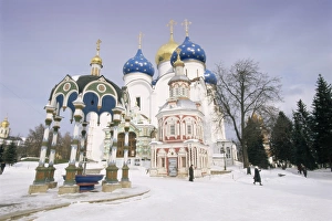 Prints of Trinity Monastery of the Christian St. Sergius Cathedral of the Assumption in winter snow, UNESCO World Heritage site, Sergiev Posad, Moscow area, Russia, Europe Heritage Site Prints: Winter Trinity Monastery Print
