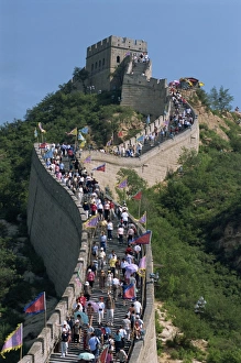 Beijing Attractions Prints: Typical crowds at main visitor site, Great Wall (Changcheng), Badaling