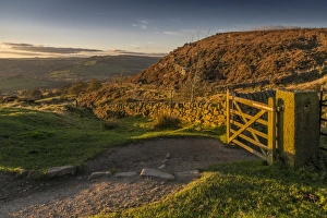England Countryside Views Prints: View of Curbar Edge from Baslow Edge, Baslow, Peak District National Park, Derbyshire