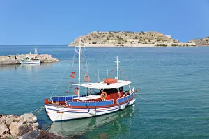 View from Plaka to Spinalonga Island (Kalidon), former leper colony, Gulf of Mirabello, Lasithi, Eastern Crete, Crete View from Plaka to Spinalonga Island (Kalidon), former leper colony, Gulf of Mirabello, Lasithi, Eastern Crete, Crete