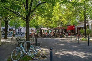 Germany Travel Images Prints: View of restaurant on the tree lined Kurfurstendam in Berlin, Germany, Europe