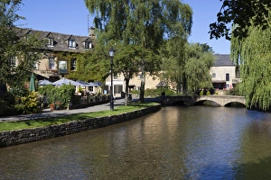 View along the River Windrush, Bourton-on-the-Water, Gloucestershire, Cotswolds, England, United Kingdom, Europe View along the River Windrush, Bourton-on-the-Water, Gloucestershire, Cotswolds, England, United Kingdom, Europe
