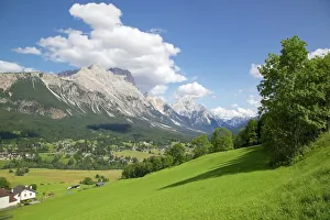 View of town and mountains, Cortina d Ampezzo, Belluno Province, Veneto, Dolomites, Italy, Europe View of town and mountains, Cortina d Ampezzo, Belluno Province, Veneto, Dolomites, Italy, Europe