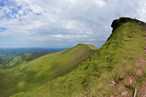 Walkers on Pen-y-Fan in spring sunshine, Brecon Beacons National Park, Powys Walkers on Pen-y-Fan in spring sunshine, Brecon Beacons National Park, Powys