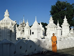 Colorful Asian Landmarks Prints: Wat Suandok