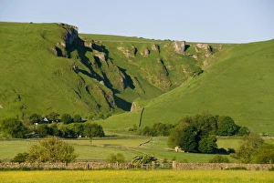 Winnats Pass, Ice Age meltwater gorge cut into reef limestone, Castleton Winnats Pass, Ice Age meltwater gorge cut into reef limestone, Castleton