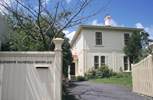 North Island Prints: Katherine Mansfield's Birthplace Print, Wellington, New Zealand