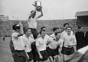 Danny Blanchflower celebrates with his teammates after Tottenham win the FA Cup in 1961 Danny Blanchflower celebrates with his teammates after Tottenham win the FA Cup in 1961
