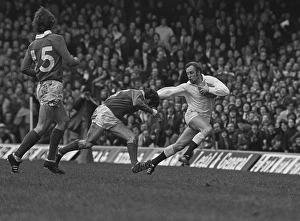 David Duckham makes a break during the 1974 Five Nations David Duckham makes a break during the 1974 Five Nations