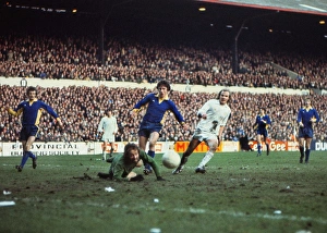 Dickie Guy makes yet another save against Leeds in the 1975 FA Cup Dickie Guy makes yet another save against Leeds in the 1975 FA Cup