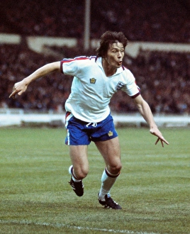 Englands Stuart Pearson - 1976 British Home Championship Englands Stuart Pearson - 1976 British Home Championship