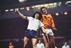 Hollands Johan Neeskens and Englands Kevin Keegan Hollands Johan Neeskens and Englands Kevin Keegan