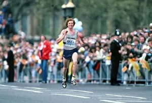 Images Dated 20th July 2011: Hugh Jones - winner of the 1982 London Marathon