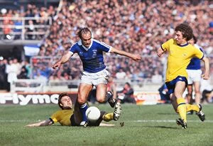 Ipswich Town Collection: Ipswichs Mick Mills on the ball in the 1970 FA Cup Final