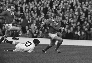 Irelands Kevin Flynn scores against England - 1972 Five Nations Irelands Kevin Flynn scores against England - 1972 Five Nations