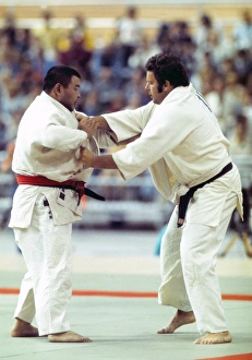 Keith Remfry takes on Sumio Endo - 1976 Montreal Olympics Keith Remfry takes on Sumio Endo - 1976 Montreal Olympics