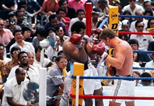 Muhammad Alis team watch on from ringside as their man takes on Joe Bugner in 1975 Muhammad Alis team watch on from ringside as their man takes on Joe Bugner in 1975