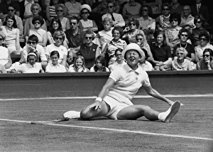 Nancy Richey goes down injured - 1970 Wightman Cup Nancy Richey goes down injured - 1970 Wightman Cup