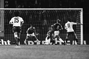Robbie Rensenbrink scores his goal past Mervyn Davies - 1976 Cup Winners Cup Final Robbie Rensenbrink scores his goal past Mervyn Davies - 1976 Cup Winners Cup Final