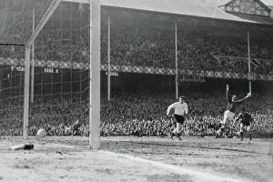 Roy Vernon scores for Everton against Fulham in 1963 Roy Vernon scores for Everton against Fulham in 1963