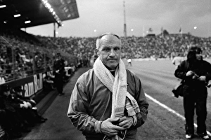 Bill Shankly leads Liverpool to UEFA Cup Glory Bill Shankly leads Liverpool to UEFA Cup Glory