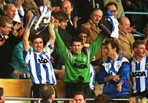 Sheffield Wednesday captain Nigel Pearson holds aloft the League Cup in 1991 with goalkeeper Chris Turner Sheffield Wednesday captain Nigel Pearson holds aloft the League Cup in 1991 with goalkeeper Chris Turner