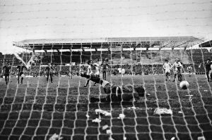 Wimbledons Dickie Guy saves Leeds Peter Lorimers penalty in the 1975 FA Cup Wimbledons Dickie Guy saves Leeds Peter Lorimers penalty in the 1975 FA Cup
