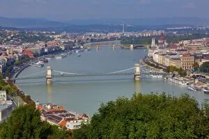 Hungary Collection: City Skyline and the River Danube in Budapest, Hungary