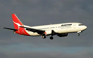 Boeing 737-400 Qantas landing approach into Melbourne Boeing 737-400 Qantas landing approach into Melbourne