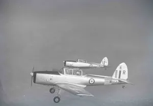 Historical Flight Images Prints: Flight, SUP00102