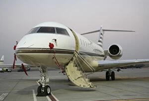 Images Dated 19th November 2005: Global Express