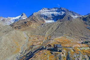 Aerial view on the Weissmies mountain hut and Fletschhorn and Lagginhorn, Saas-Grund Aerial view on the Weissmies mountain hut and Fletschhorn and Lagginhorn, Saas-Grund