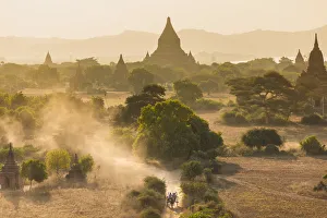 Ancient temple city of Bagan (also Pagan) with horse drawn carriage, Myanmar (Burma) Ancient temple city of Bagan (also Pagan) with horse drawn carriage, Myanmar (Burma)