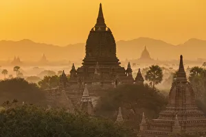 Ancient temple city of Bagan (also Pagan) at sunrise, Myanmar (Burma) Ancient temple city of Bagan (also Pagan) at sunrise, Myanmar (Burma)
