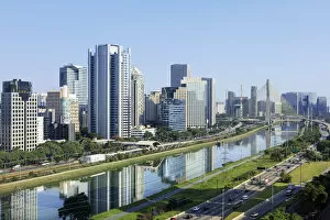 Images Dated 27th June 2017: Brazil, Sao Paulo, the new business district of Berrini in Brooklin, the Marginal