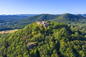 Castle ruin Lindelbrunn near Vorderweidenthal, Palatinate forest, Rhineland-Palatinate Castle ruin Lindelbrunn near Vorderweidenthal, Palatinate forest, Rhineland-Palatinate