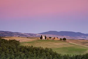 Chapel San Quirico, Val d Orcia, Tuscany, Italy Chapel San Quirico, Val d Orcia, Tuscany, Italy