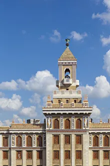 Cuba, Havana: Edificio Bacardi Print