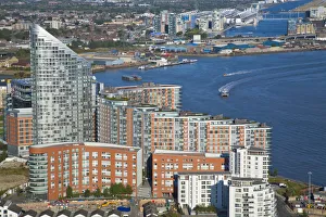 England, London, Canary Wharf, London skyline towards England, London, Canary Wharf, London skyline towards
