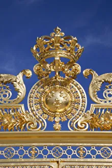 France, Paris, Versailles, Palace de Versailles, Detail of Royal Crown on Main Gateway France, Paris, Versailles, Palace de Versailles, Detail of Royal Crown on Main Gateway