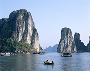 Halong Bay / Karst Limestone Rocks / House Boats Halong Bay / Karst Limestone Rocks / House Boats
