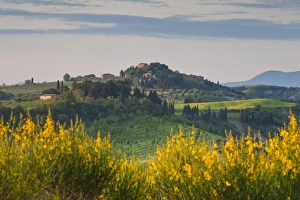 Hilltop village nr Asciano, Tuscany, Italy Hilltop village nr Asciano, Tuscany, Italy