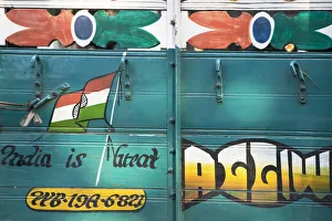 India, West Bengal, Kolkata, Calcutta, Back of lorry India, West Bengal, Kolkata, Calcutta, Back of lorry