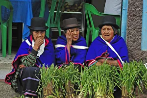 Indian women at a market in Silvia, Guambiano Indians, Colombia, South America Indian women at a market in Silvia, Guambiano Indians, Colombia, South America